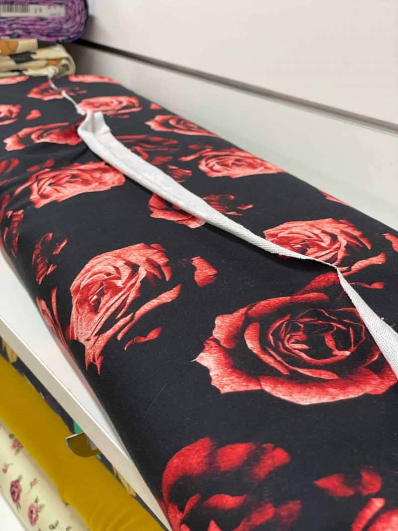 Black and Red Roses AVALANA Sweat Non Brushed